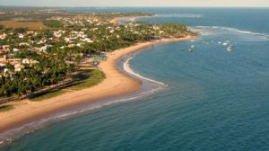 Praia_de_Guarajuba_-_Camaçari_Bahia_Brasil-765x510